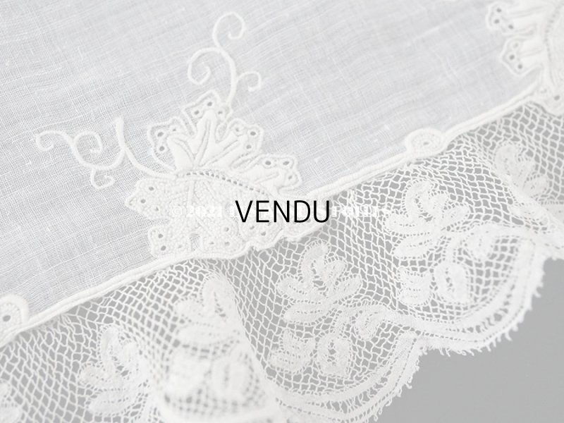 画像8: 19世紀末 アンティーク  結婚式のハンカチ モノグラム刺繍入り　葡萄の葉　ホワイトワーク＆手編みのヴァランシエンヌレース
