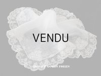 19世紀末 アンティーク  結婚式のハンカチ モノグラム刺繍入り　葡萄の葉　ホワイトワーク＆手編みのヴァランシエンヌレース