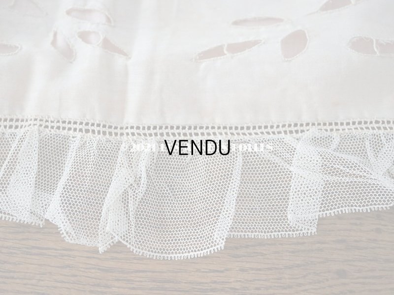 画像8: アンティーク ピンクのシルクリボンが結ばれた　ベビーベッドカバー フィレレース　＆　カットワークレース