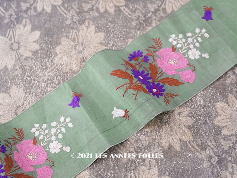 画像1: 19世紀 アンティーク シルク製  花束の刺繍入り 幅広リボン 鈴蘭 190cm