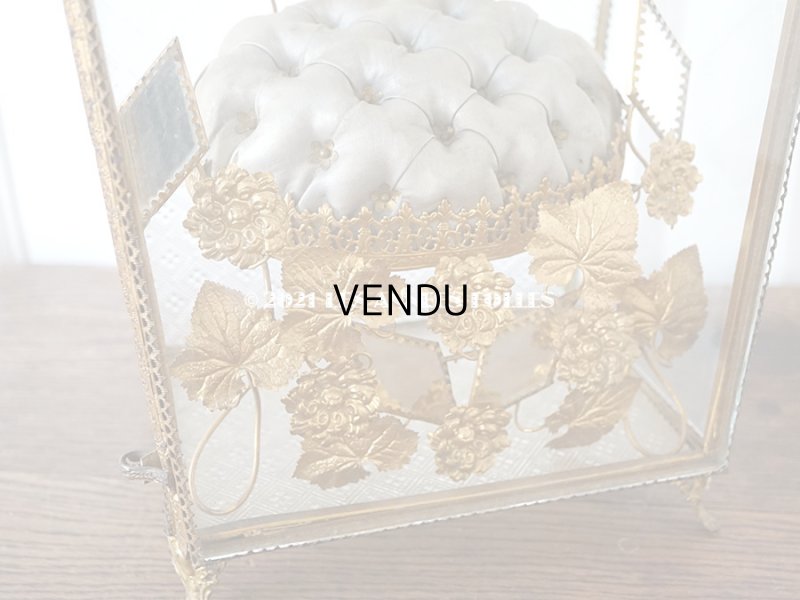 画像10: アンティーク グローブ・ド・マリエ 　ブルーグレーのシルク製クッション　ロカイユ装飾