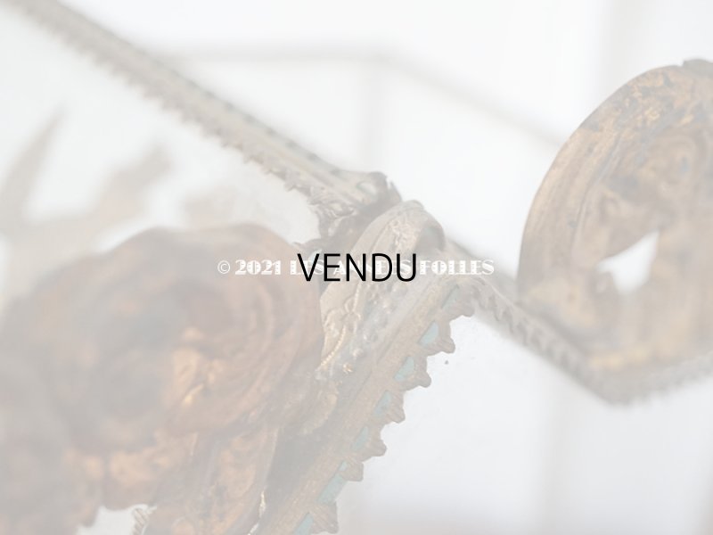 画像14: アンティーク グローブ・ド・マリエ 　ブルーグレーのシルク製クッション　ロカイユ装飾