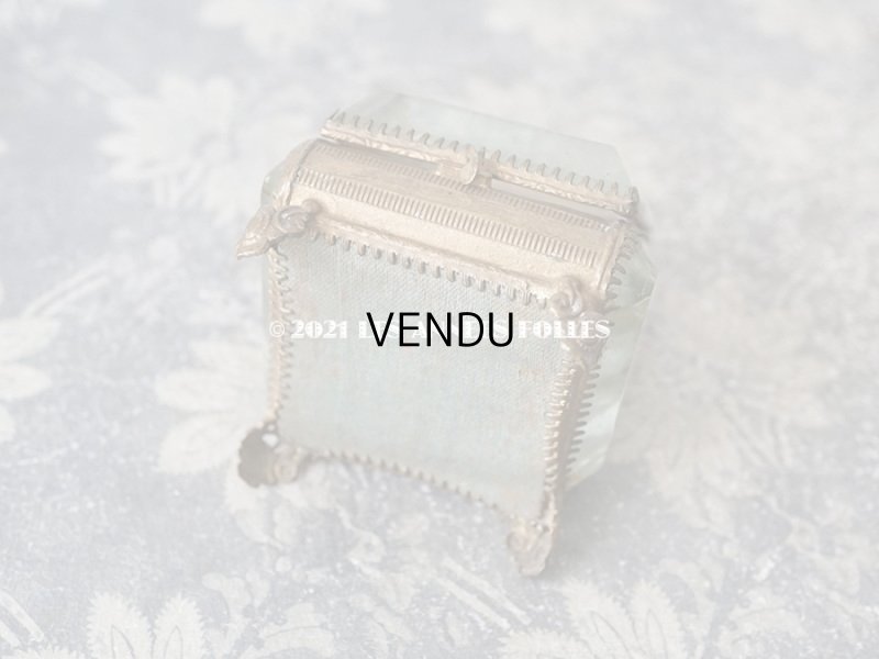 画像7: アンティーク 懐中時計 & ジュエリーボックス シャンパンゴールド & パウダーブルーのシルク製クッション