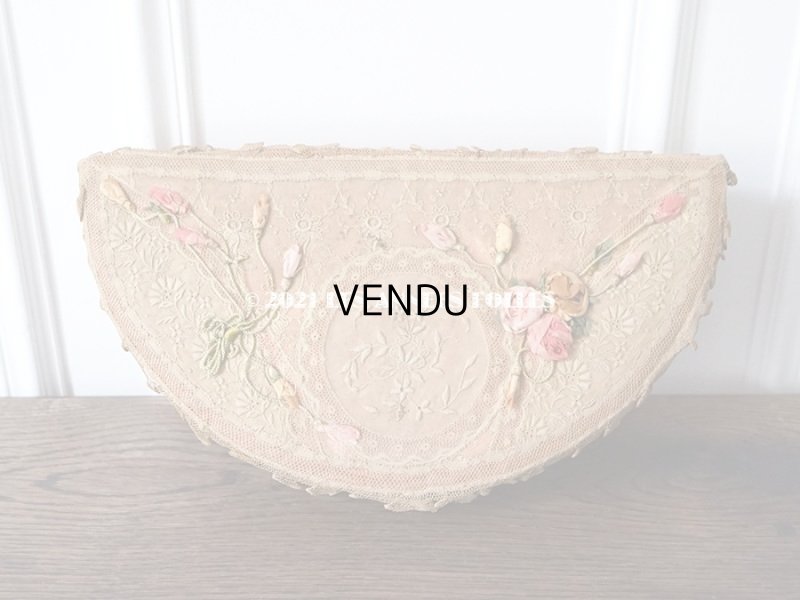 画像4: 1900年代 アンティーク ロココモチーフ付き 大きなカルトナージュボックス ピンク レースの装飾