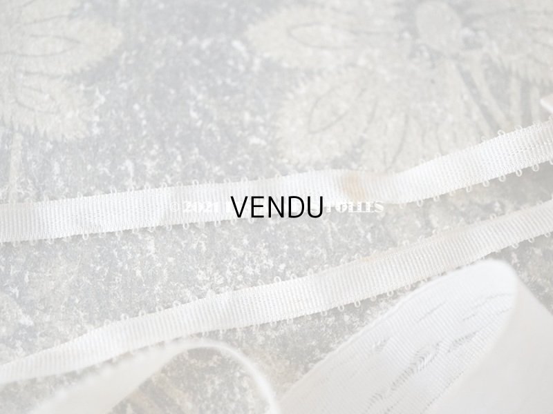 画像17: アンティーク ドール用 ベビー用 小さなボネ 透かし入り花模様のレース　＆　ベビーブルーのシルク地　＆　グレイッシュピンクのリボン