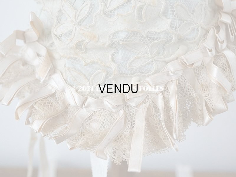 画像9: アンティーク ドール用 ベビー用 小さなボネ 透かし入り花模様のレース　＆　ベビーブルーのシルク地　＆　グレイッシュピンクのリボン