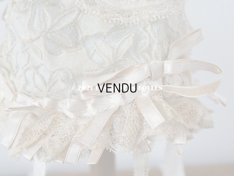 画像8: アンティーク ドール用 ベビー用 小さなボネ 透かし入り花模様のレース　＆　ベビーブルーのシルク地　＆　グレイッシュピンクのリボン