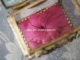画像10: アンティーク ジュエリーボックス 花とリーフのガーランド シルク製クッション スモーキーレッド