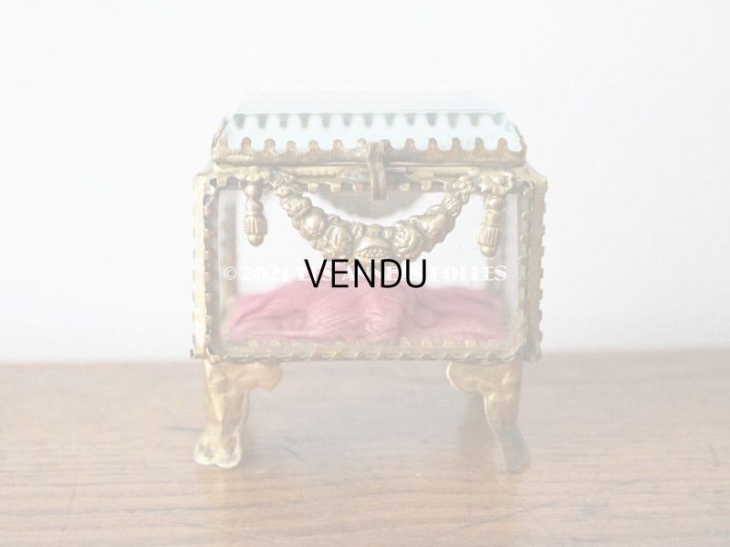 画像3: アンティーク ジュエリーボックス 花とリーフのガーランド シルク製クッション スモーキーレッド