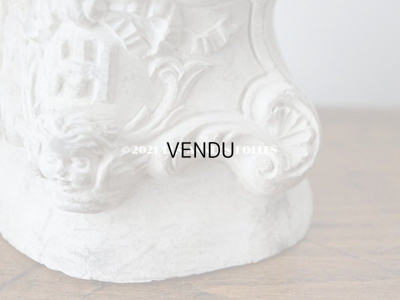 画像9: 1900年代 アンティーク マリア像の台座　石膏製 天使＆リボンのロカイユ装飾 M