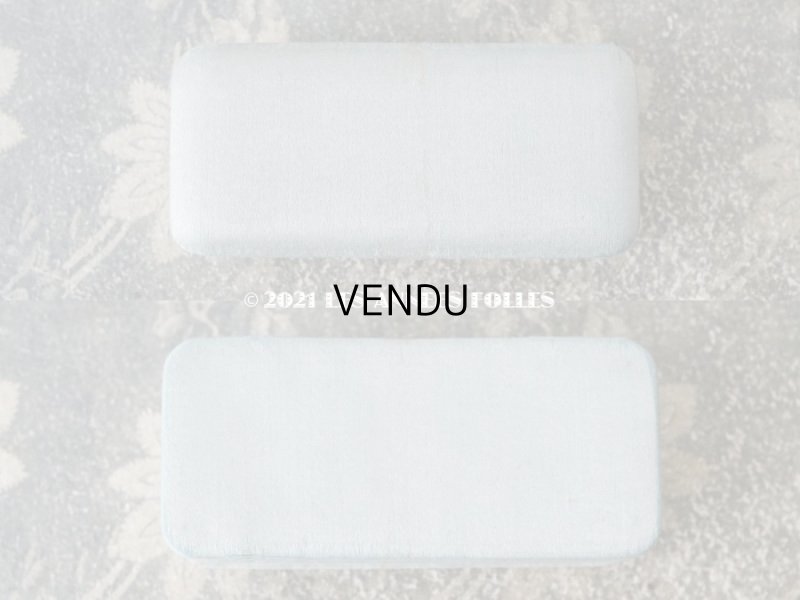 画像4: 1900年代 アンティーク  シルクサテンのジュエリーボックス  パウダーブルー