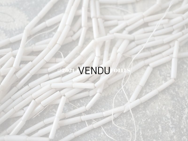 画像3: アンティーク ガラスビーズ  オーロラ加工 ホワイト・マット 2×8~9mm