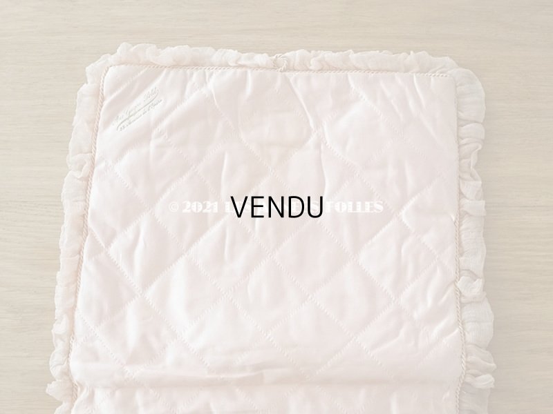 画像11: 19世紀末 アンティーク シルク製 ハンキーケース リボン&モノグラムのメダイヨンの刺繍入り 淡いピンク ハンカチ用ポシェット