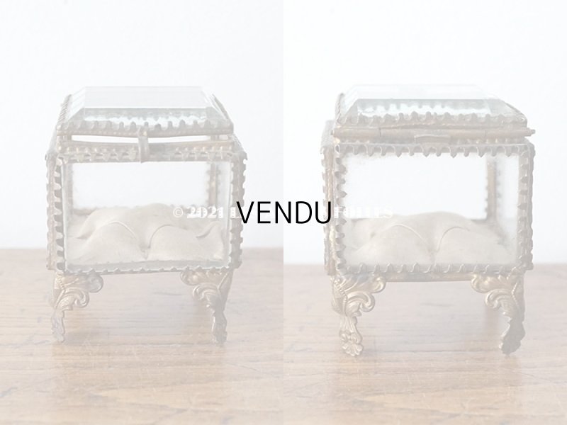 画像3: アンティーク ジュエリーボックス ベージュ・グレーのシルク製クッション 