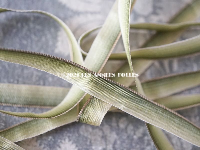 画像4: 1900年代 アンティーク シルク製 リボン メタル糸の縁取り グリーンのグラデーション  7~7.5mm幅  
