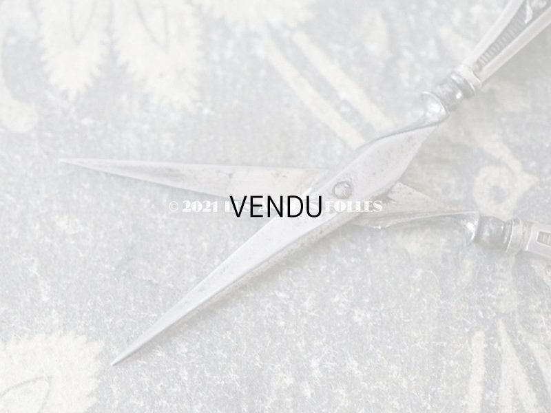 画像16: アンティーク シルバー製 薔薇の裁縫道具セット 