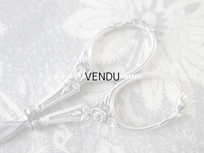 画像9: アンティーク シルバー製 薔薇の裁縫道具セット 