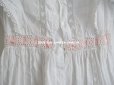 画像17: アンティーク 洗礼式のベビードレス 手刺繍＆手縫い ピンクのリボン付き 