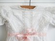 画像1: アンティーク 洗礼式のベビードレス 手刺繍＆手縫い ピンクのリボン付き  (1)