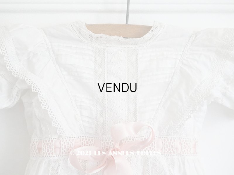 画像1: アンティーク 洗礼式のベビードレス 手刺繍＆手縫い ピンクのリボン付き 