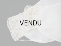 ＊蚤の市＊1900年代 アンティーク 付け袖 百合の紋章のホワイトワーク＆ニードルレース＆手編みのヴァランシエンヌレース