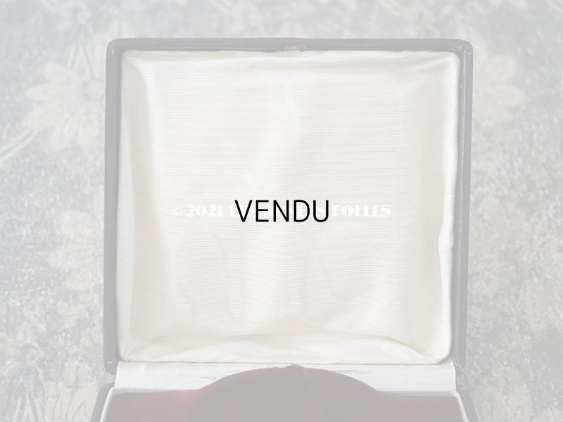 画像9: 【クリスマスセール2021対象外】19世紀末 アンティーク 本革製 イニシャル入り SM 大きなジュエリーボックス  ボルドーブラウン