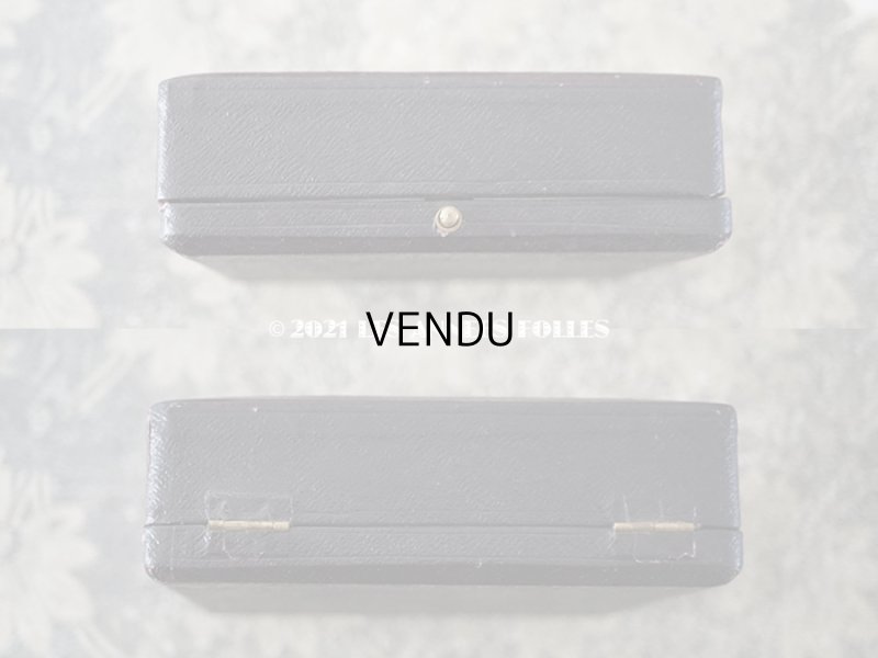 画像4: 【クリスマスセール2021対象外】19世紀末 アンティーク 本革製 イニシャル入り SM 大きなジュエリーボックス  ボルドーブラウン