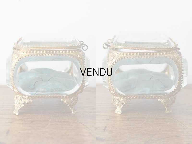 画像5: 19世紀末 アンティーク ジュエリーボックス スモーキーブルーのクッション ロカイユ装飾の脚