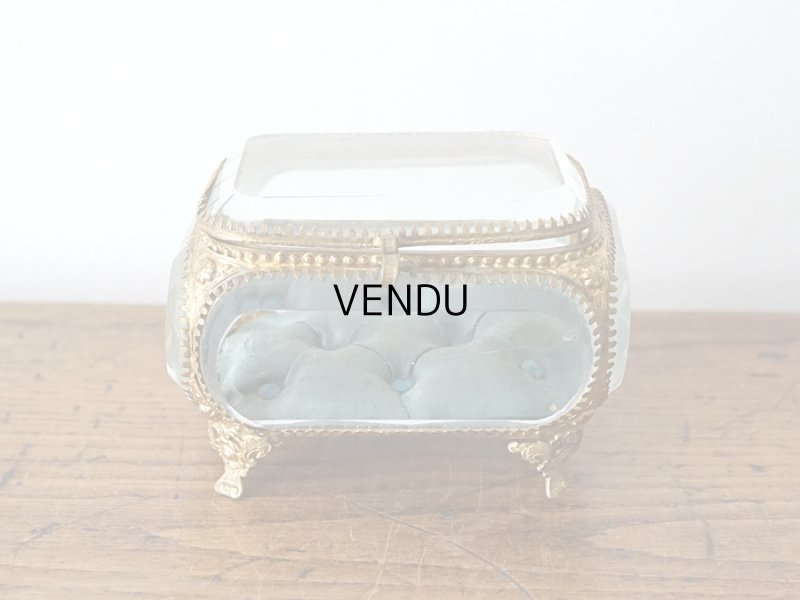 画像3: 19世紀末 アンティーク ジュエリーボックス スモーキーブルーのクッション ロカイユ装飾の脚