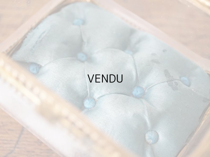 画像12: 19世紀末 アンティーク ジュエリーボックス スモーキーブルーのクッション ロカイユ装飾の脚