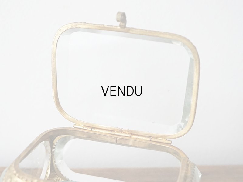 画像10: 19世紀末 アンティーク ジュエリーボックス スモーキーブルーのクッション ロカイユ装飾の脚