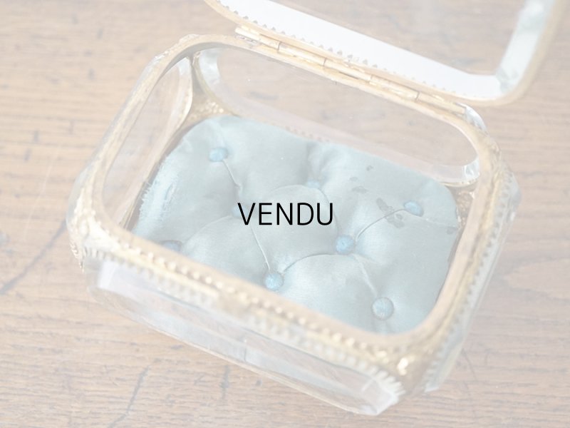 画像11: 19世紀末 アンティーク ジュエリーボックス スモーキーブルーのクッション ロカイユ装飾の脚