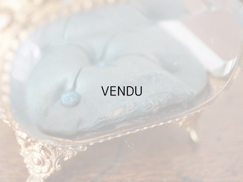 画像13: 19世紀末 アンティーク ジュエリーボックス スモーキーブルーのクッション ロカイユ装飾の脚