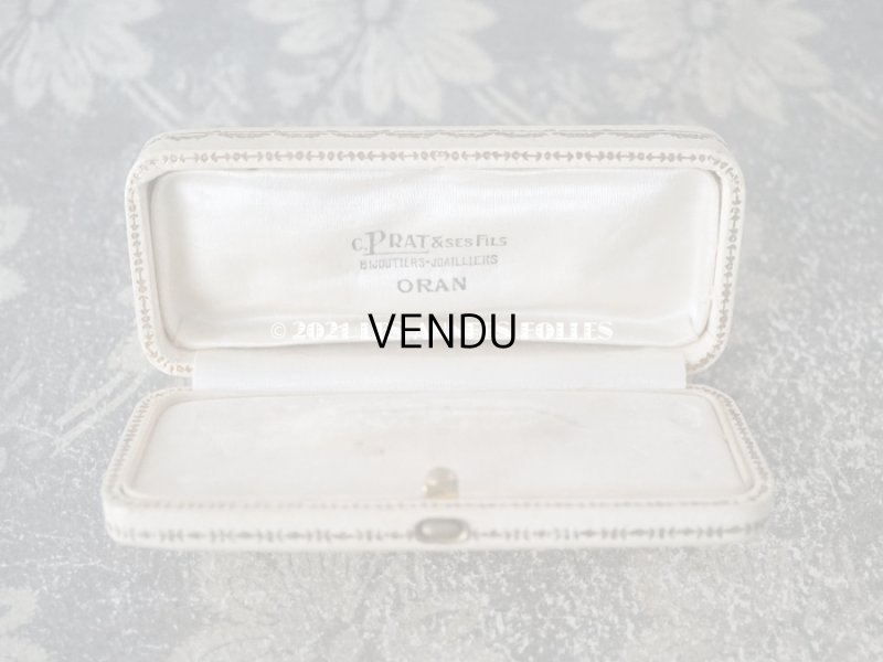 画像4: アンティーク 薔薇のガーランドの金彩入り オフホワイトのジュエリーボックス 