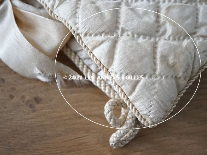 画像13: アンティーク シルク製 ハンキーケース 水色のモノグラム刺繍入り  エクリュ ハンカチ用ポシェット