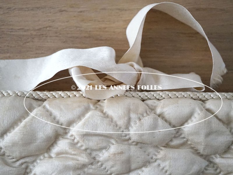 画像6: アンティーク シルク製 ハンキーケース 水色のモノグラム刺繍入り  エクリュ ハンカチ用ポシェット