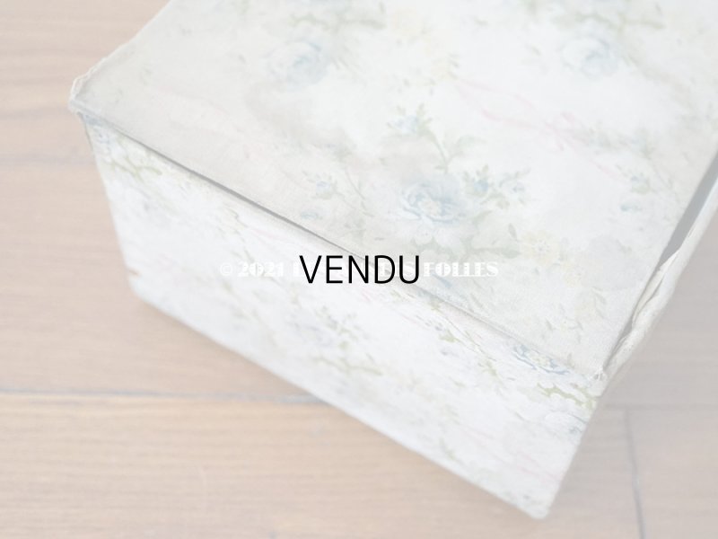 画像17: 【セール対象外】1900年代 アンティーク  カルトナージュチェスト 淡いピンクのリボン&ブルーの薔薇のガーランド