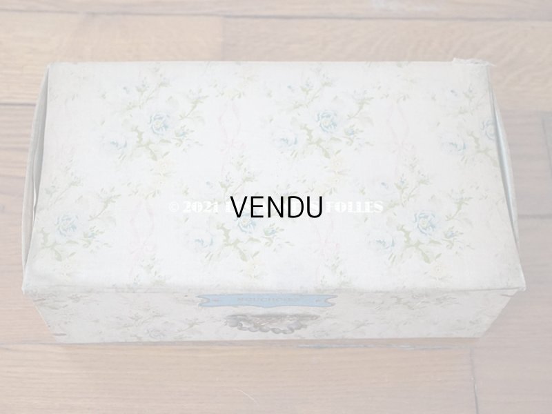 画像11: 【セール対象外】1900年代 アンティーク  カルトナージュチェスト 淡いピンクのリボン&ブルーの薔薇のガーランド