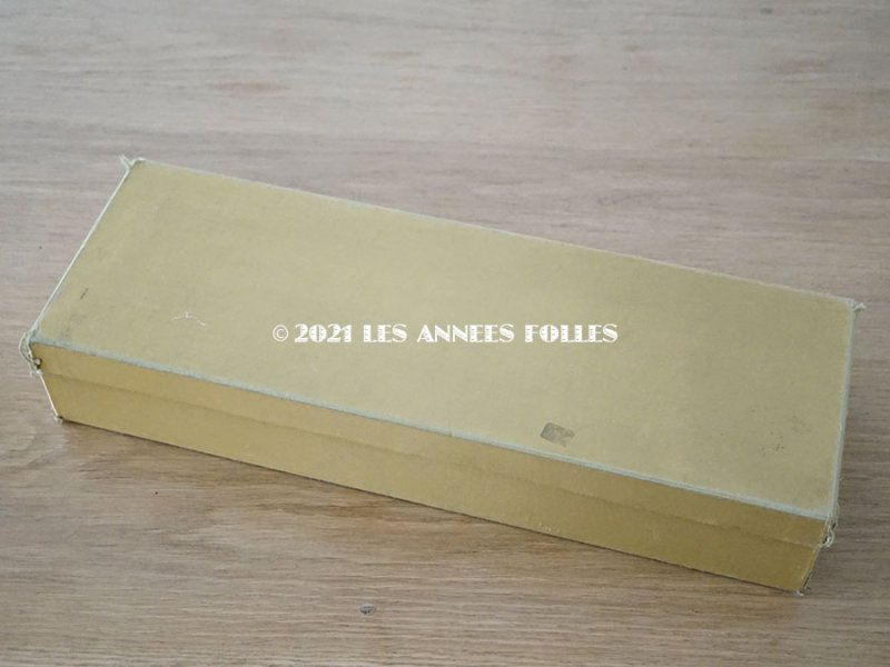 画像17: 19世紀末 アンティーク 王冠紋章＆モノグラム入り 大きなファン  ワインレッドのフェザー