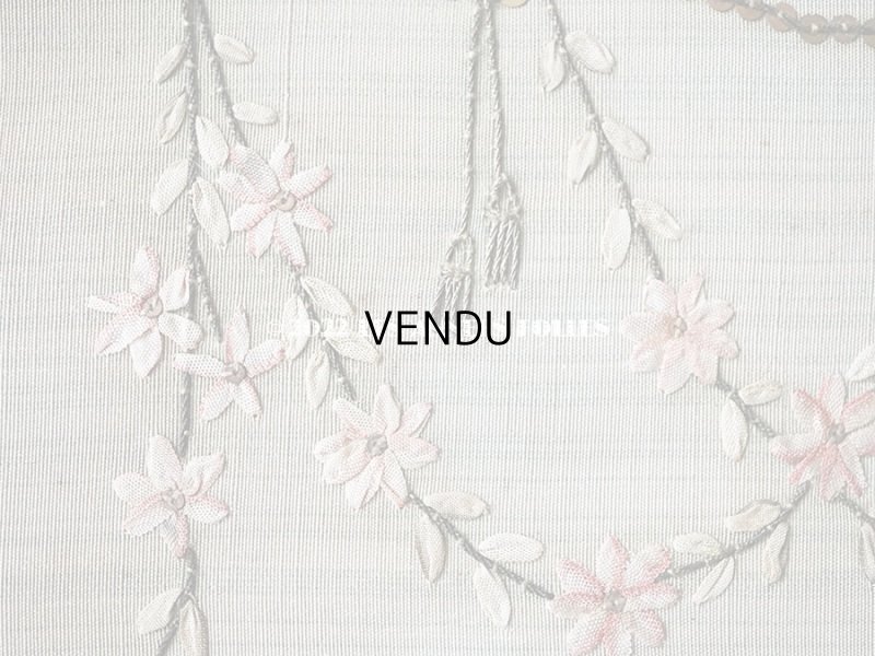 画像5: アンティーク リボン刺繍のパネル 淡いピンクの花　＆　タッセル