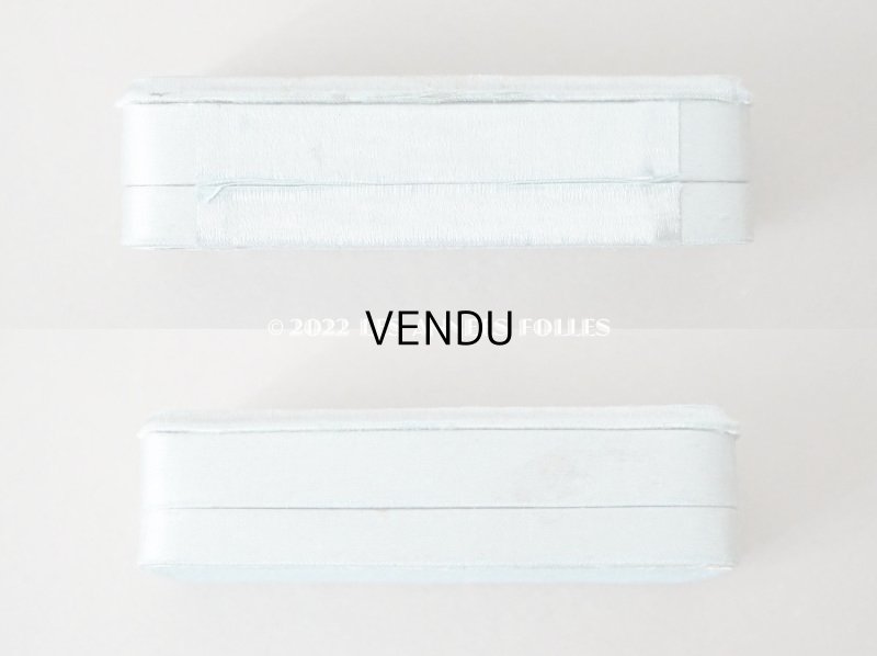 画像5: 1900年代 アンティーク  シルクサテンのジュエリーボックス  パウダーブルー