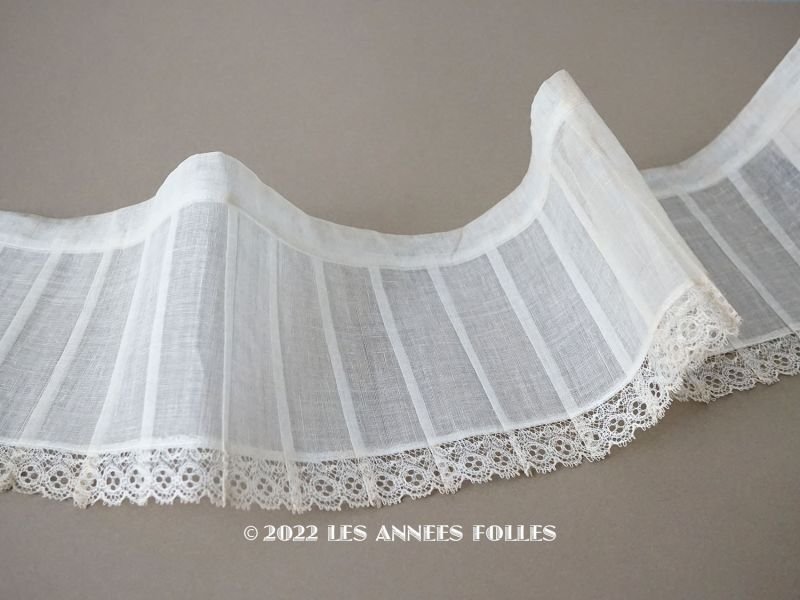 画像1: 1900年代 アンティーク 幅広 ドレスの裾  プリーツ入り レース付き 幅15.6cm　コットンオーガンジー
