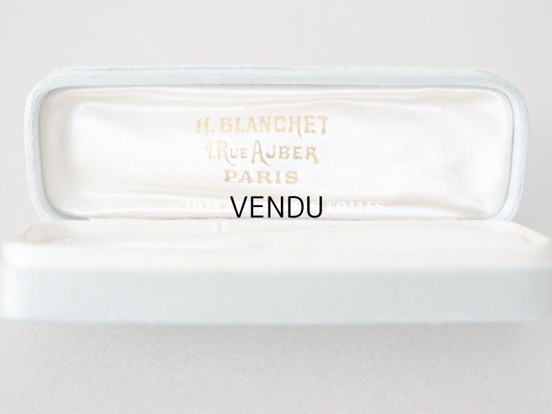 画像7: 1900年代 アンティーク  シルクサテンのジュエリーボックス  パウダーブルー