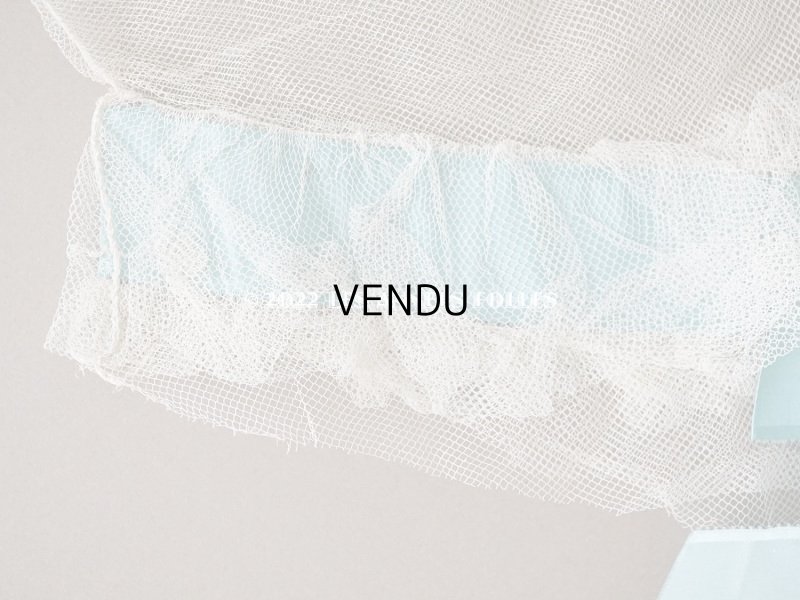 画像19: 1900年代 アンティーク ドレスの胸飾り＆付け袖　3点セット 淡いブルーのシルクリボン＆手編みのレース