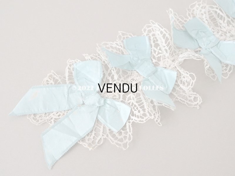 画像4: 1900年代 アンティーク ドレスの胸飾り＆付け袖　3点セット 淡いブルーのシルクリボン＆手編みのレース