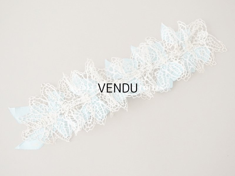 画像7: 1900年代 アンティーク ドレスの胸飾り＆付け袖　3点セット 淡いブルーのシルクリボン＆手編みのレース