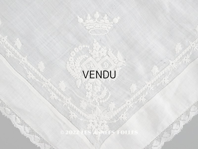 画像1: 19世紀 アンティーク  結婚式のハンカチ 王冠紋章＆モノグラム刺繍入り　手編みのヴァランシエンヌレース