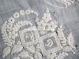 画像7: 19世紀 アンティーク  結婚式のハンカチ 王冠紋章＆モノグラム刺繍入り　手編みのヴァランシエンヌレース