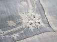 画像12: 19世紀 アンティーク  結婚式のハンカチ 王冠紋章＆モノグラム刺繍入り　手編みのヴァランシエンヌレース