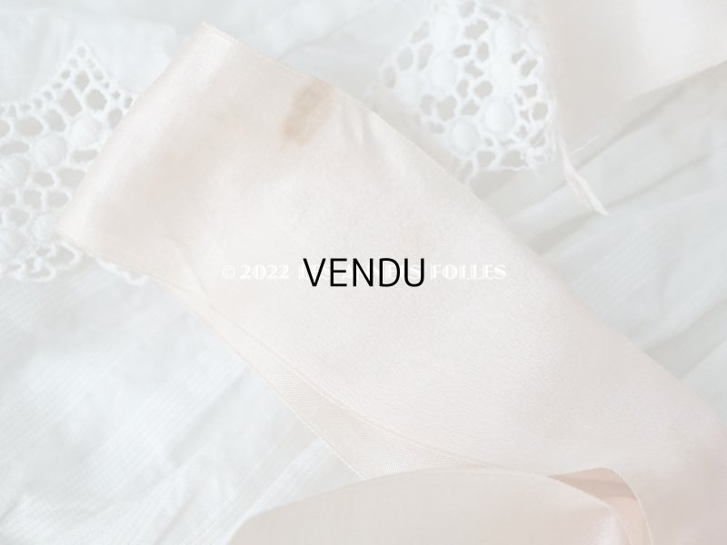 画像5: アンティーク ピンクのシルクリボンが結ばれた　赤ちゃんのおくるみ